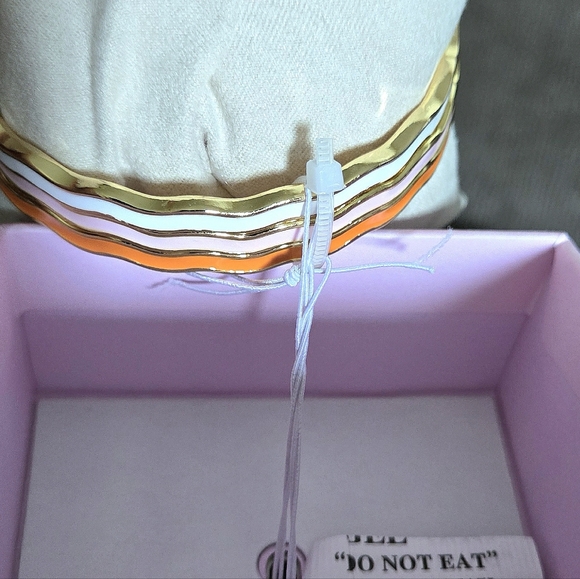 House🏠 of Harlow 1960 Set of Three3️⃣, Thin, Wavy🌊, Enamel, Bangle Bracelets - Picture 15 of 15